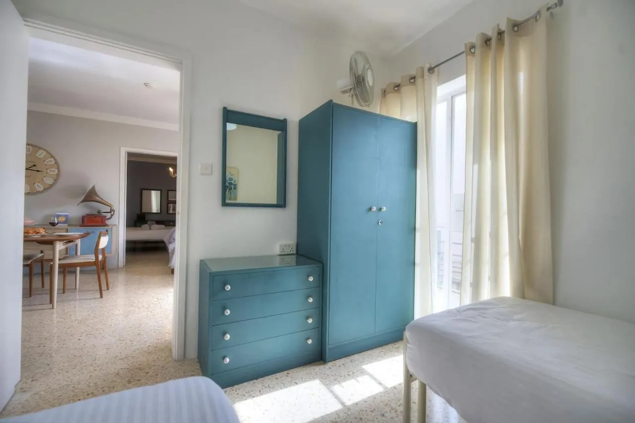 2 Bedroom Flat Near Seafront & Valletta Ferry Rseg1-1 Sliema Apartment