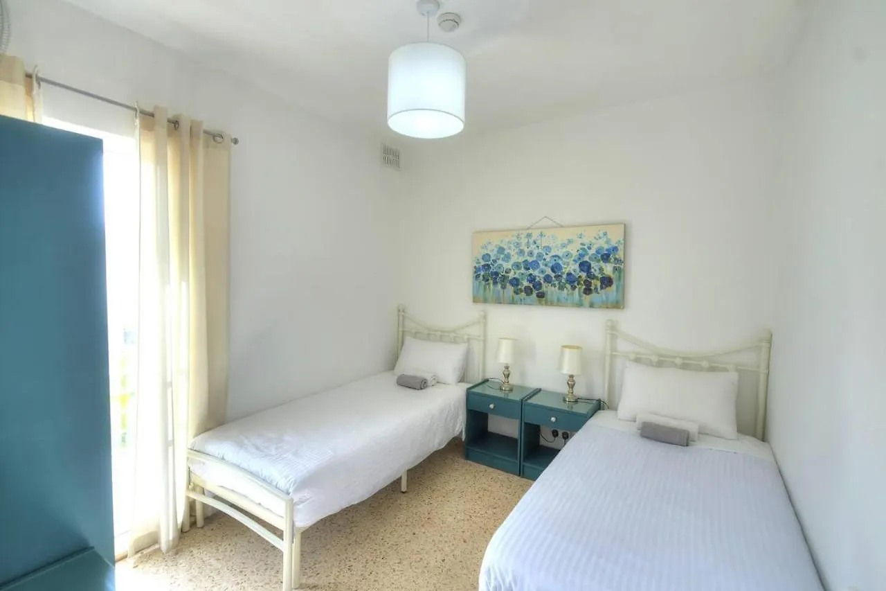 Apartment 2 Bedroom Flat Near Seafront & Valletta Ferry Rseg1-1 Sliema